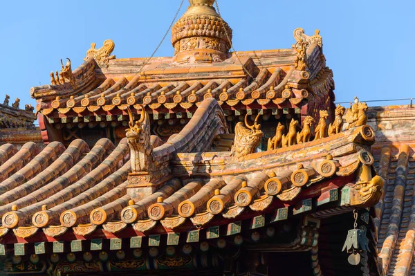 Telhados Ricamente Decorados Casas Chinesas Pequenos Detalhes Coloridos Com Figuras — Fotografia de Stock