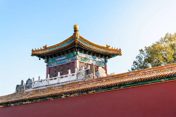 Telhados Ricamente Decorados Casas Chinesas Pequenos Detalhes Coloridos Com Figuras — Fotografia de Stock