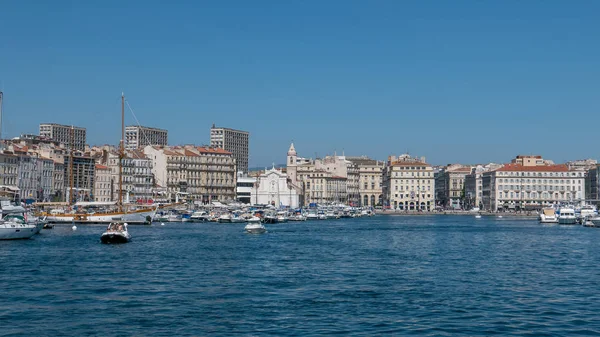 Salida del antiguo puerto de Marsella en barco — Foto de Stock