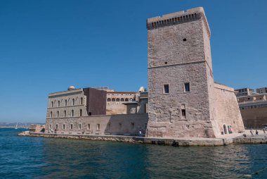 Marsilya 'nın eski limanından tekneyle çıkış.