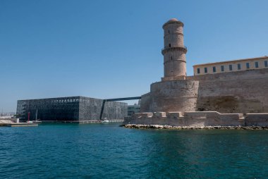 Marsilya 'nın eski limanından tekneyle çıkış.