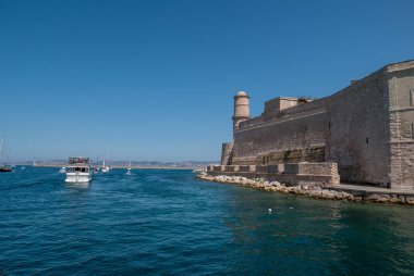 Marsilya 'nın eski limanından tekneyle çıkış.