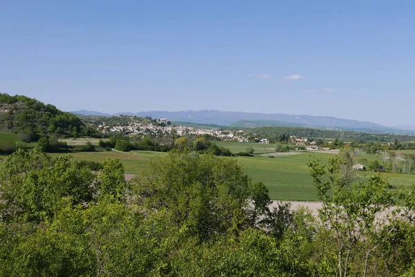 Около Forcalquier in the Alpes de Haute Provence, France — стоковое фото