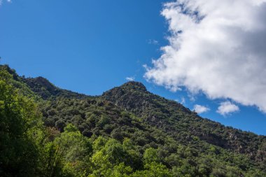 Doğu Pyrenes 'in keşfi yaz aylarında, hala vahşi bölgede