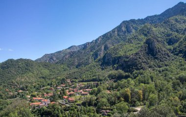 Doğu Pyrenes 'in keşfi yaz aylarında, hala vahşi bölgede
