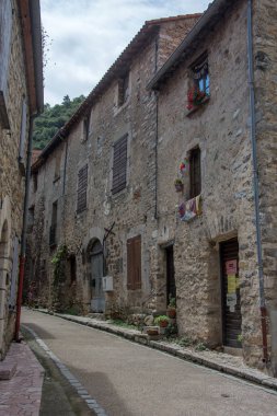 Doğu Pyrenes 'in keşfi yaz aylarında, hala vahşi bölgede