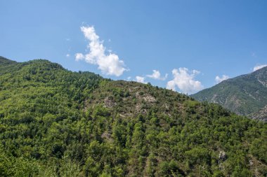 Doğu Pyrenes 'in keşfi yaz aylarında, hala vahşi bölgede