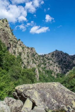 Doğu Pyrenes 'in keşfi yaz aylarında, hala vahşi bölgede