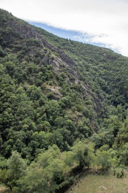 Doğu Pyrenes 'in keşfi yaz aylarında, hala vahşi bölgede