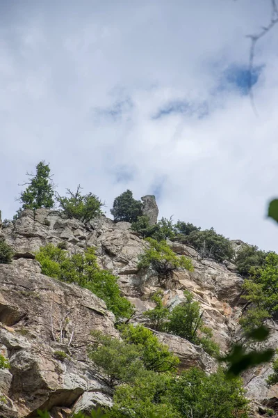 Odkrycie wschodniej Pirenes w lecie, nadal dziki region — Zdjęcie stockowe