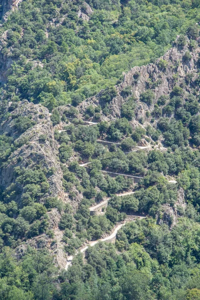 Odkrycie wschodniej Pirenes w lecie, nadal dziki region — Zdjęcie stockowe