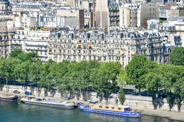 Yazın Fransa 'nın başkenti Paris ve anıtlarının ziyareti — Stok fotoğraf