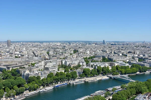 Besök i Paris och dess monument, huvudstad i Frankrike på sommaren — Stockfoto