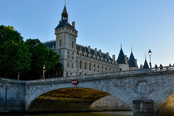 Visita de París y sus monumentos, capital de Francia en verano —  Fotos de Stock