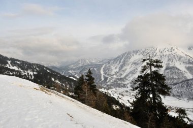 Montgenevre istasyonunda yürümek soğuk ve kar tarafından alınır.