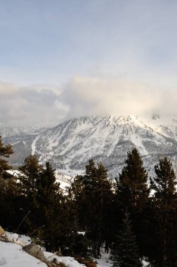 Montgenevre istasyonunda yürümek soğuk ve kar tarafından alınır.
