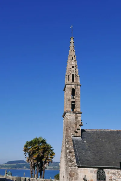 Iglesia Landevenec en Finistere, Bretaña — Foto de Stock