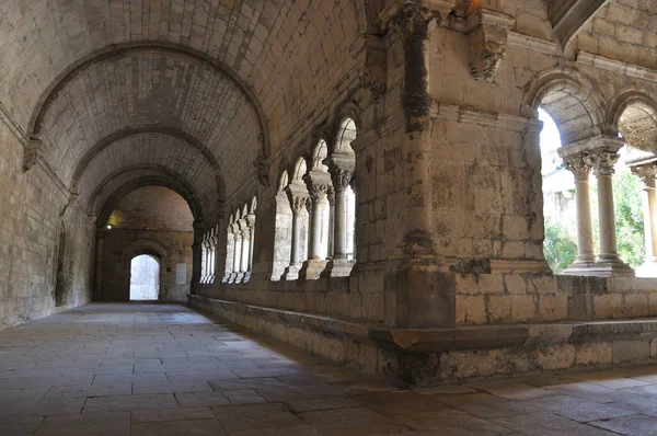 Manastırda ruhsal geri çekilme ve yansıma, Fransa