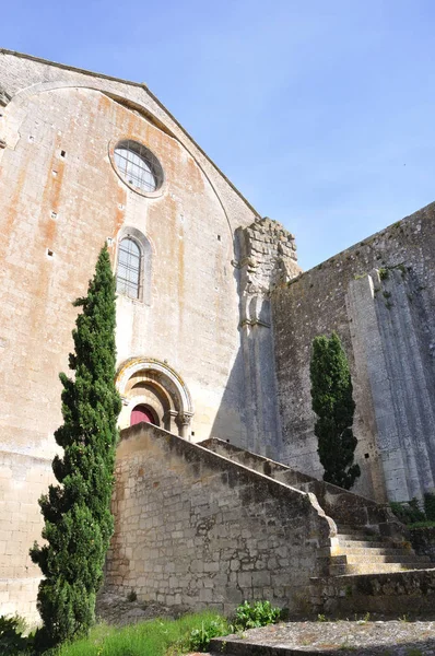 Ritiro spirituale e riflessione nell'abbazia, Francia — Foto Stock