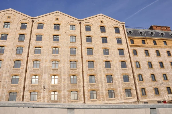 Edificio de los muelles de Marsella. Francia — Foto de Stock