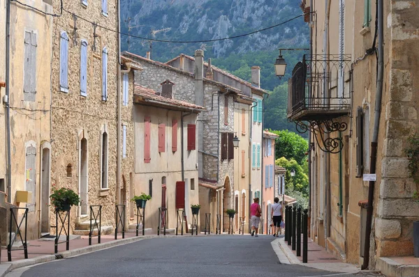 Cestovat do Provence na jihu Francie. levandulová kultura a — Stock fotografie