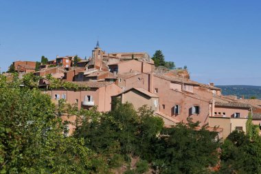 Fransa 'nın bağlar ve köyleri arasında vaucluse, roussillon ve bonnieux köyü