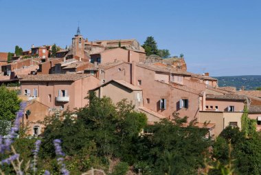 Fransa 'nın bağlar ve köyleri arasında vaucluse, roussillon ve bonnieux köyü