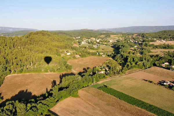 Полет Воздушном Шаре Воклюзе Над Деревней Руссийон Франция — стоковое фото
