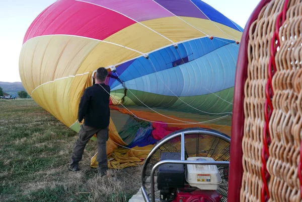 Heißluftballonfahrt Gewölbe Über Dem Dorf Roussillon Frankreich — Stockfoto