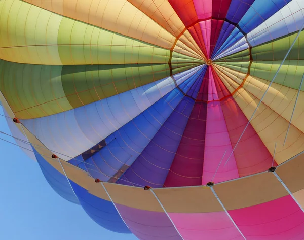 Πτήση Αερόστατου Θερμού Αέρα Στο Vaucluse Πάνω Από Χωριό Roussillon — Φωτογραφία Αρχείου
