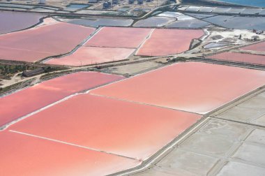 Fransa 'nın tuz bataklığı ve tarlasının havadan görünüşü