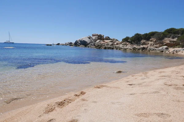 Güney Korsika, deniz kenarında tatil. Fransa 'nın en güzel adası.