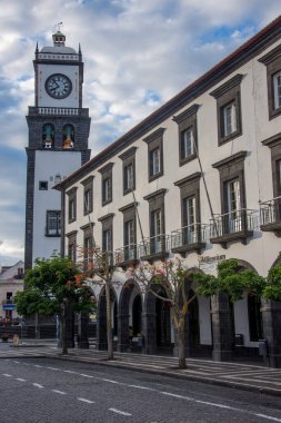 Azores takımadalarında yürüyün. Azores, Sao Miguel adasının keşfi. Portekiz