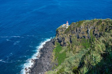 Azores takımadalarında yürüyün. Azores, Sao Miguel adasının keşfi. Portekiz