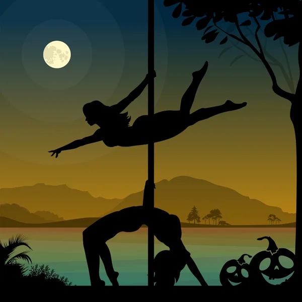 Siluetas de dos bailarinas de polo realizando movimientos de polo frente al río y la luna llena en la noche de Halloween — Vector de stock