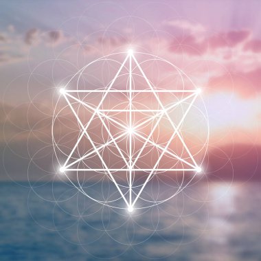 Merkaba Kutsal Geometri Yeni Çağ fütüristik illüstrasyonu. Birbirine kenetlenmiş çemberler, üçgenler ve renkli bulanık doğal fotografik arkaplan önünde parlayan parçacıklar.
