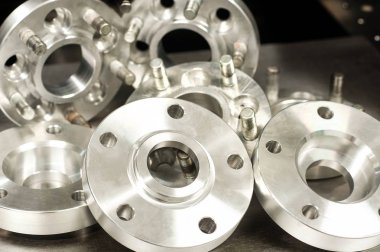 Metal kalıp tekerlek çubukları ve cıvata. CNC sanayi