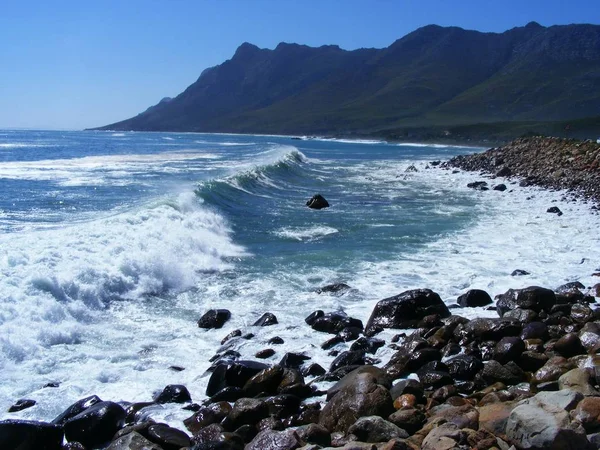 Vågor Bryter Stenig Vik False Bay Kusten Linje — Stockfoto