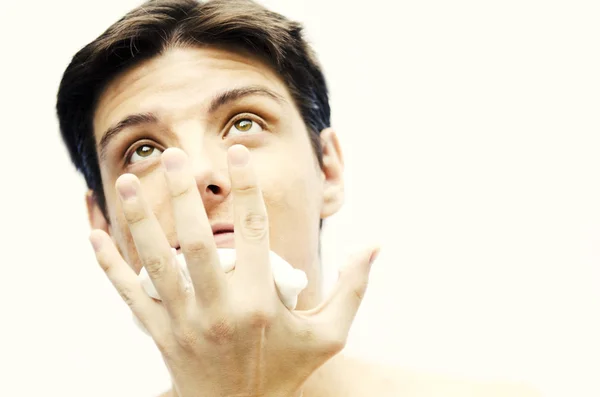 Young Man Shaving Face — Stock Photo, Image