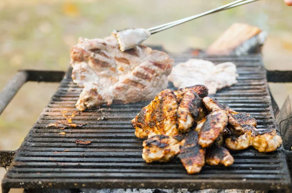 Barbecue Con Carne Verdure Alla Griglia — Foto Stock