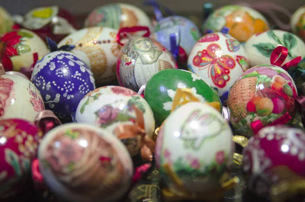 Sepetteki Paskalya yumurtaları