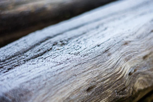 Holzscheit mit Frost — Stockfoto