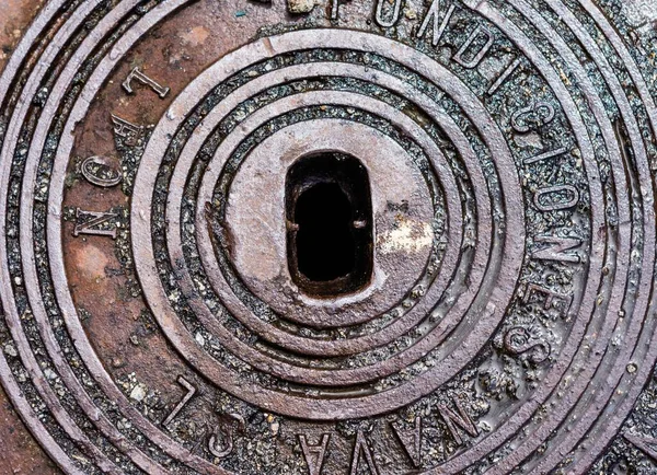 Kanaldeckel Auf Der Straße Kanaldeckel Von Oben — Stockfoto