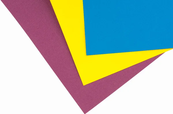 Blätter Aus Farbigem Papier Liegen Auf Weißem Hintergrund — Stockfoto