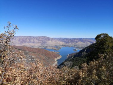 Pineview Reservoir from Sardine Peak Trailhead clipart