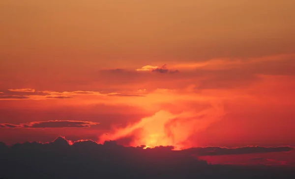 Fiery Sunset Haze Clouds Red Tint — Stock Photo, Image