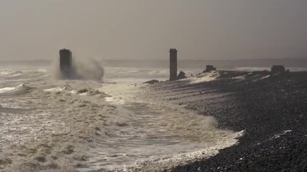Atlantic Ocean waves crashing at Terrace Bay in the Skeleton Coast, Namibia. — Stok video