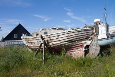 Vergessenens Segelboot in Dnemark im Hafen von Marstall.