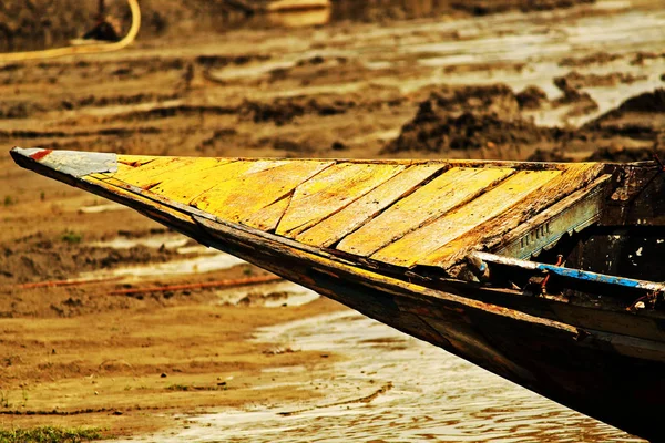 Kilátás egy fa halászhajó orra Brahmaputra Rive Assam Ind — Stock Fotó