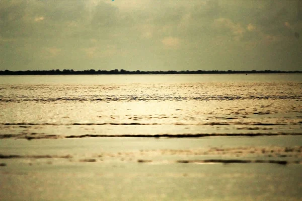 Atardecer naturaleza río reflexión paisaje en brahmaputra río Gu —  Fotos de Stock